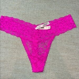 PINK Victoria’s Secret Woman’s Lace Thong Size L NWT